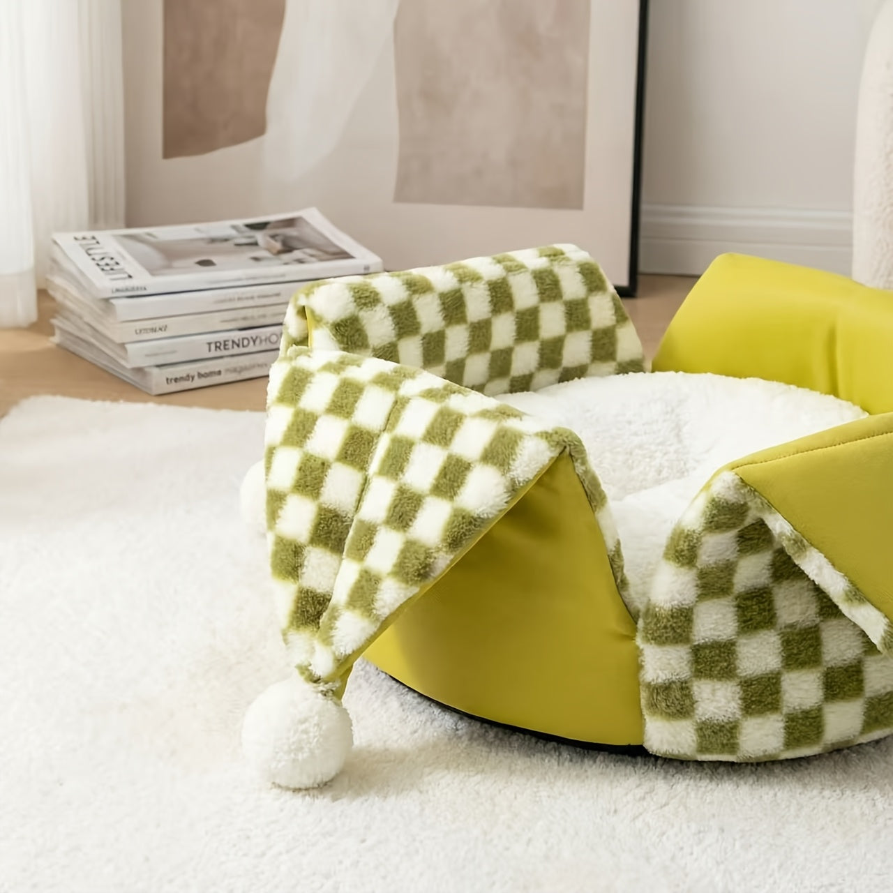 A Jester Hat-Shaped Pet Bed for Cats And Dogs with an Open Design on All Four Sides