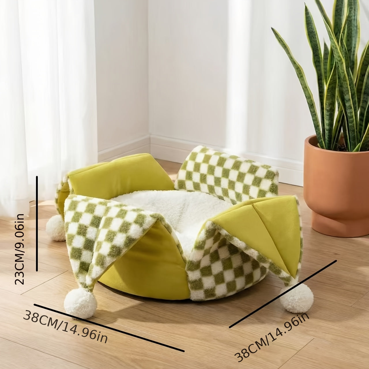 A Jester Hat-Shaped Pet Bed for Cats And Dogs with an Open Design on All Four Sides